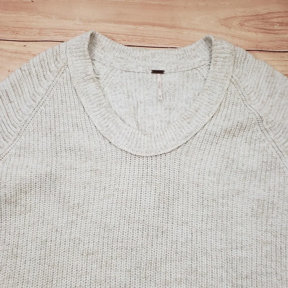 Free People Sweater Womens XS White High Low Hem Knit Pullover Scoop Neck‎